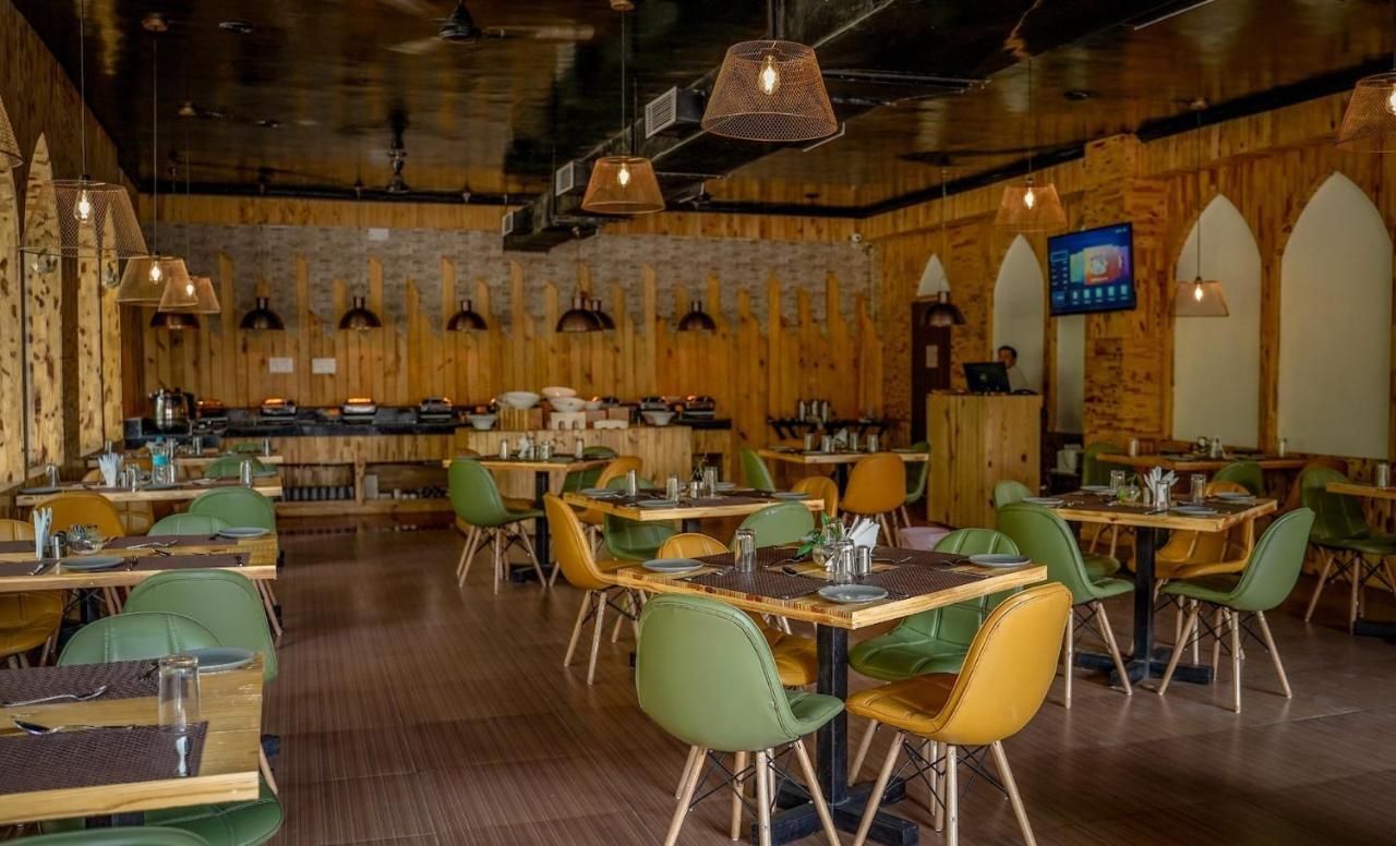 Corbett Ambience Resort Рамнаґар Екстер'єр фото