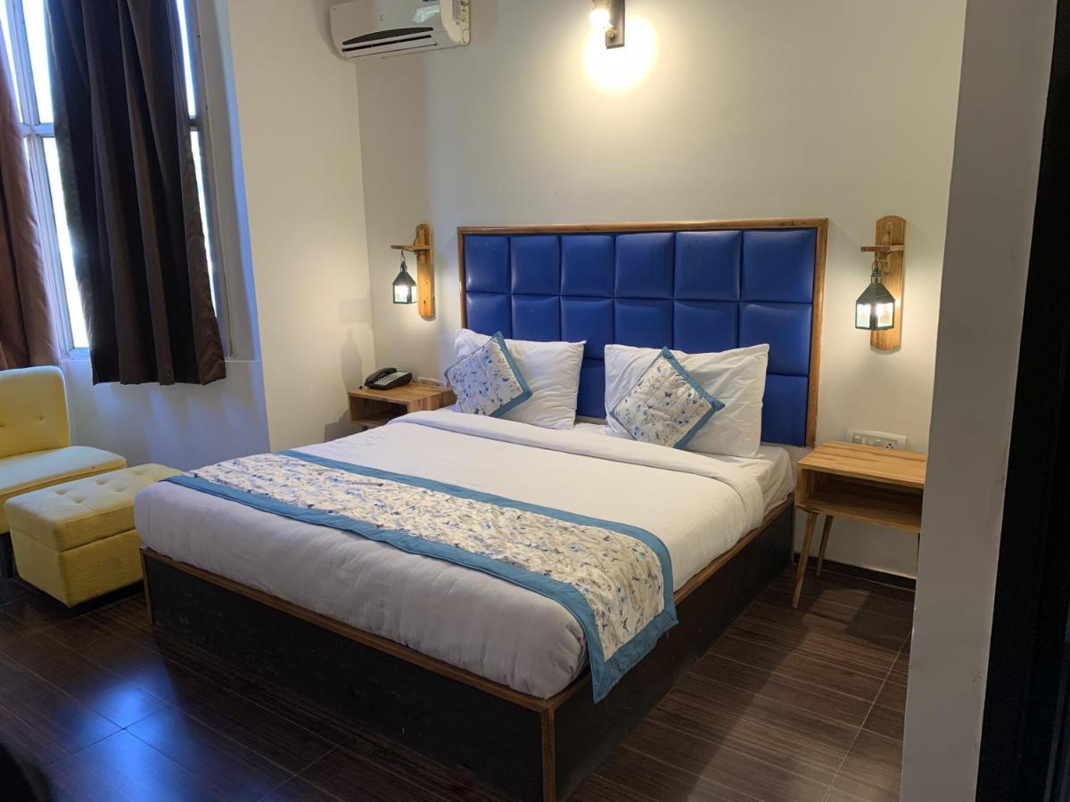 Corbett Ambience Resort Рамнаґар Екстер'єр фото