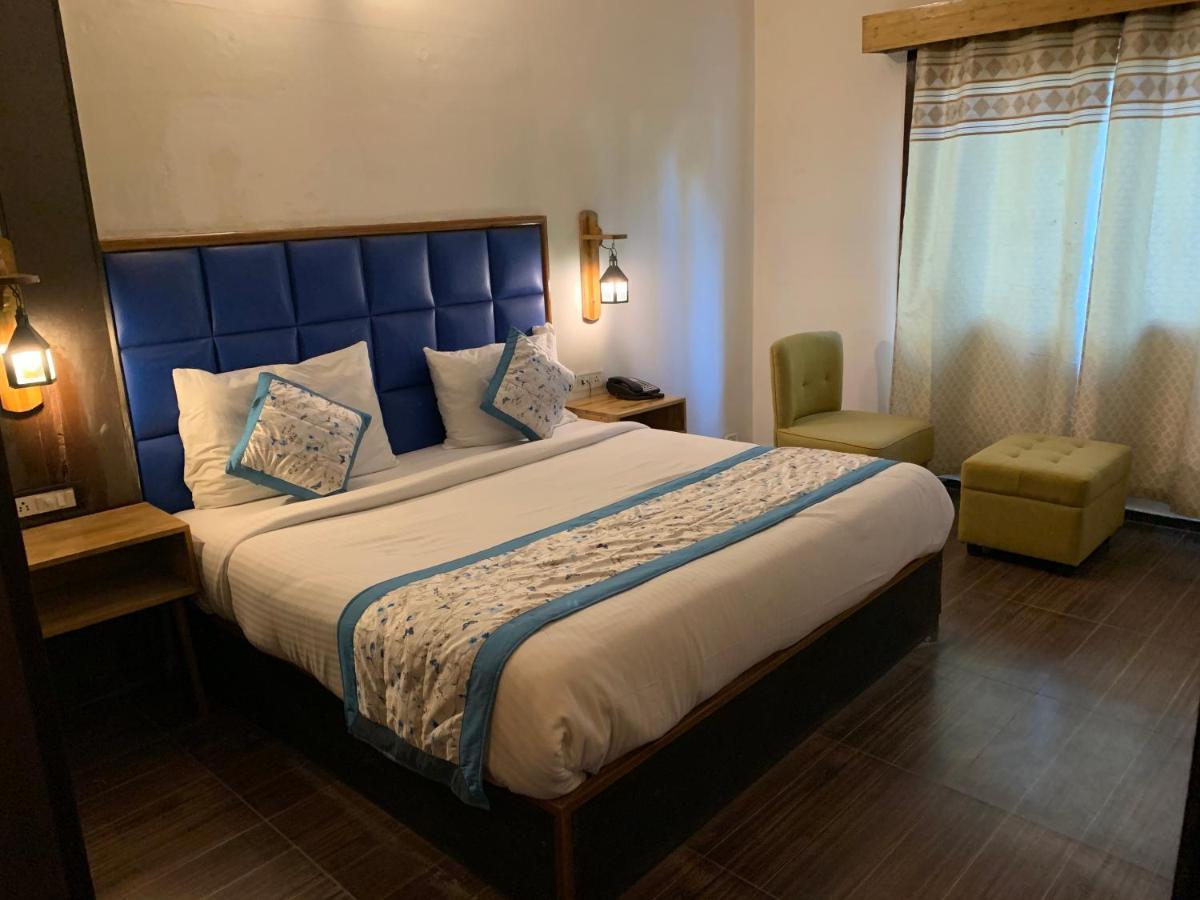 Corbett Ambience Resort Рамнаґар Екстер'єр фото