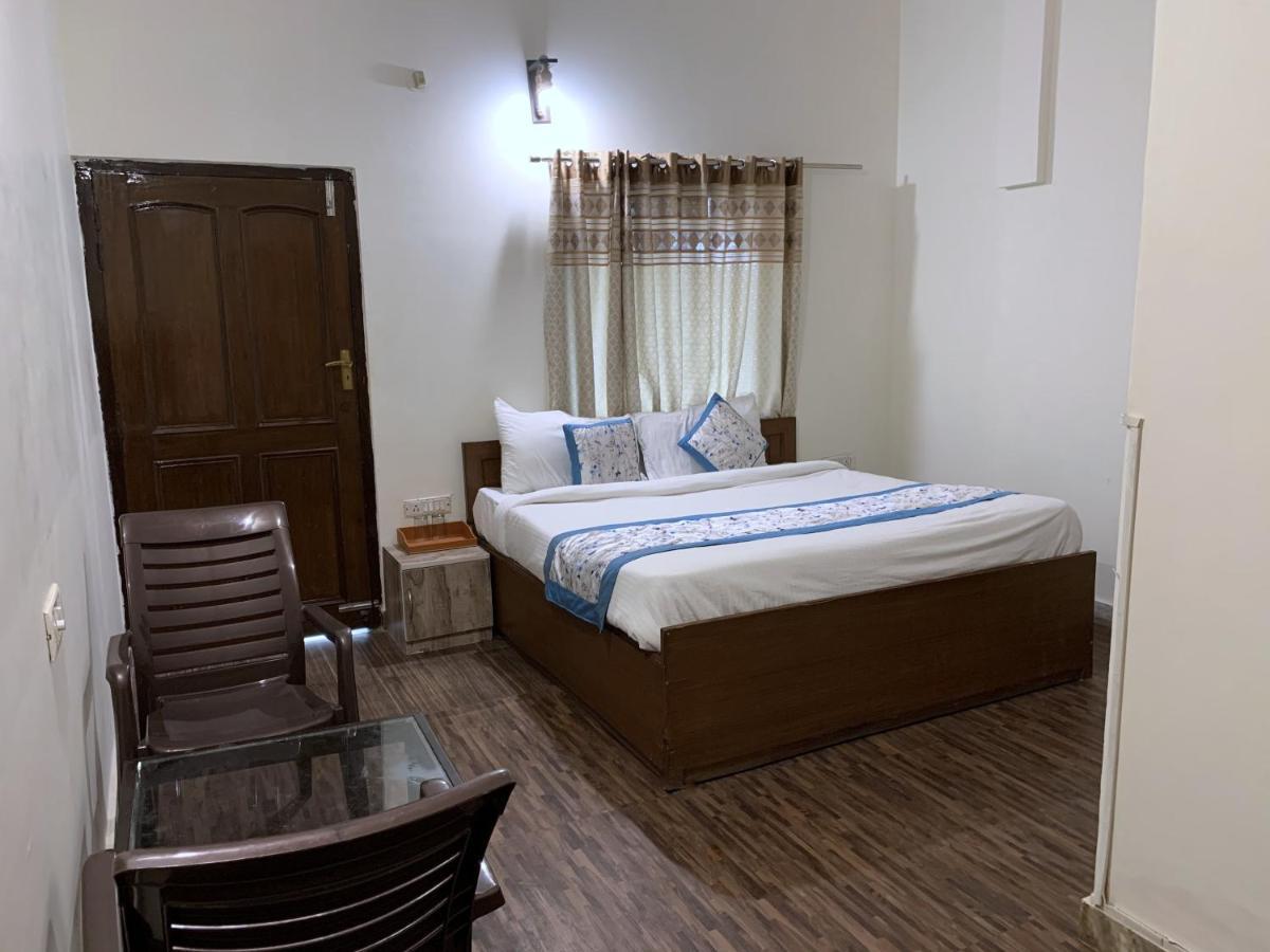 Corbett Ambience Resort Рамнаґар Екстер'єр фото