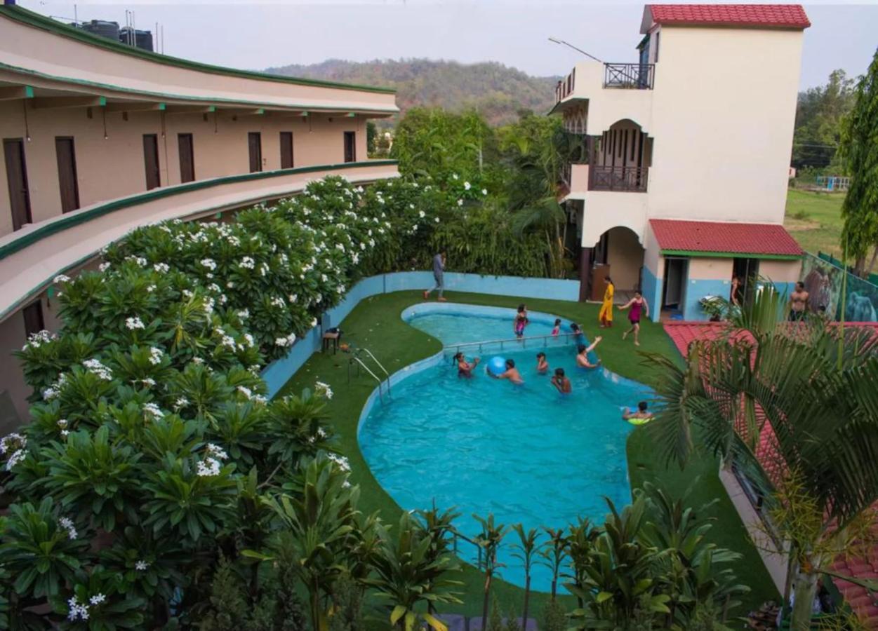 Corbett Ambience Resort Рамнаґар Екстер'єр фото