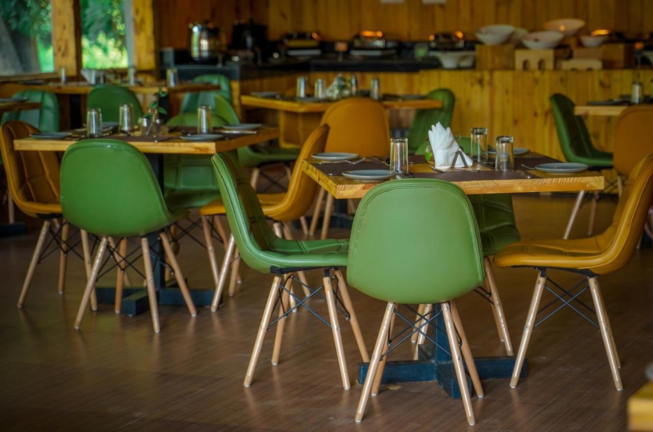 Corbett Ambience Resort Рамнаґар Екстер'єр фото